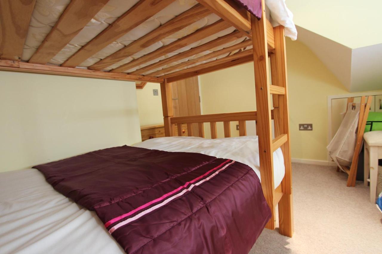 Wonderfully Scenic And Comfortable Dales Mill Holiday home *