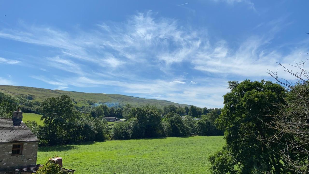 Wonderfully Scenic And Comfortable Dales Mill Holiday home