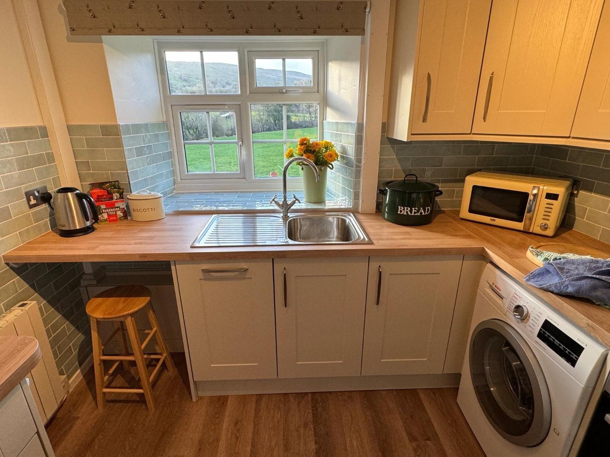 Wonderfully Scenic And Comfortable Dales Mill West Burton